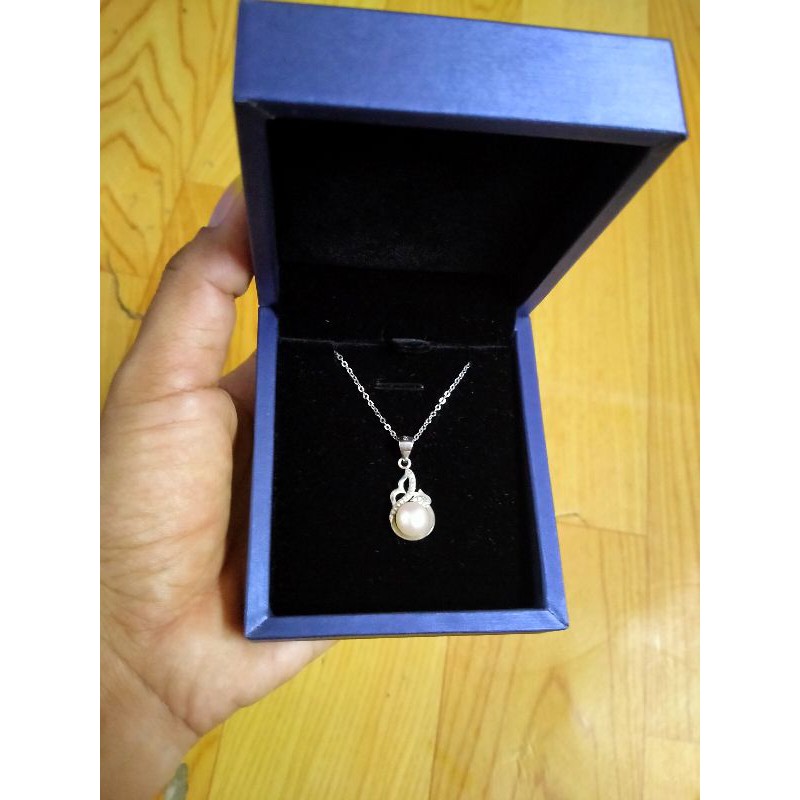 Hộp trưng bày trang sức cao cấp.