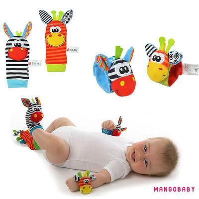 Cặp tất chân lục lạc tạo hình dễ thương cho bé