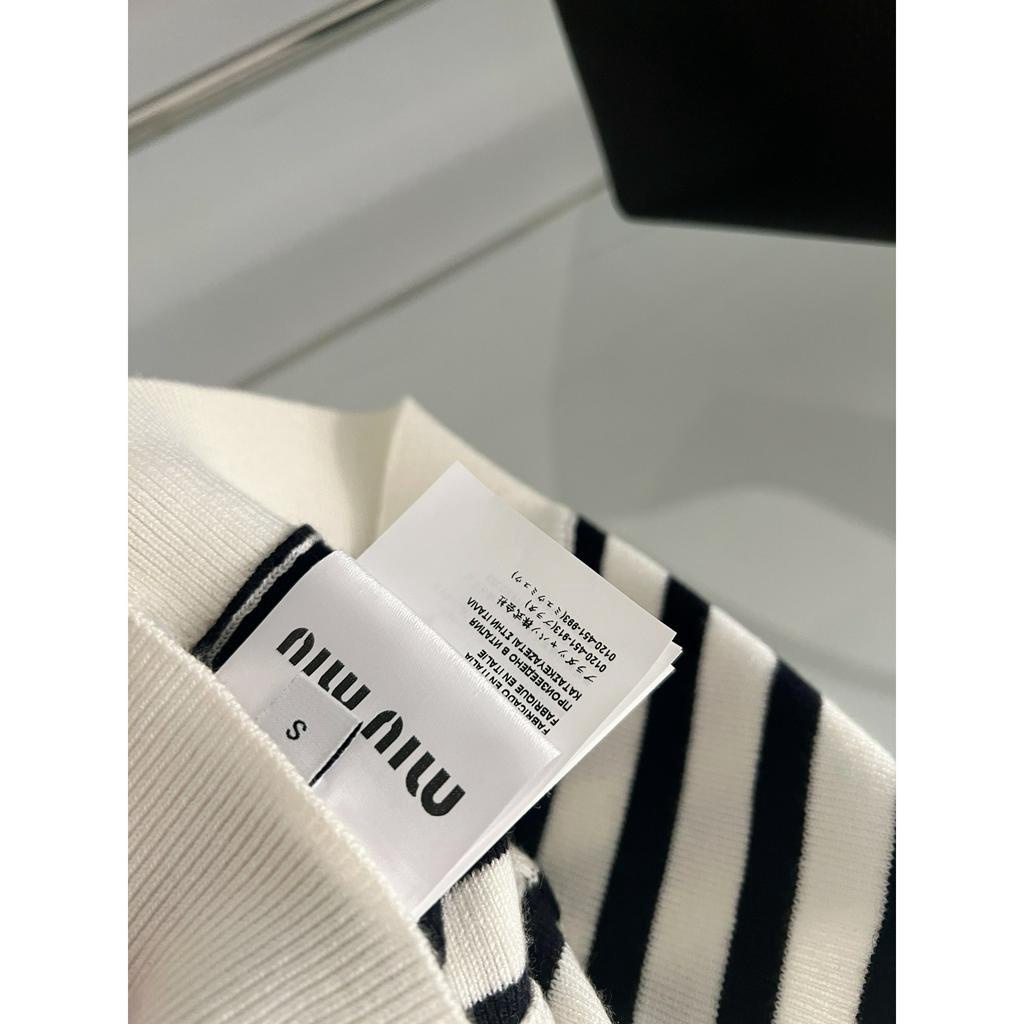 Áo Dệt Kim Sát Nách Kẻ Sọc Cá Tính Cho Nữ