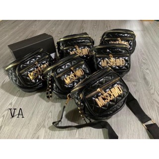 Túi đeo chéo da mềm moschino