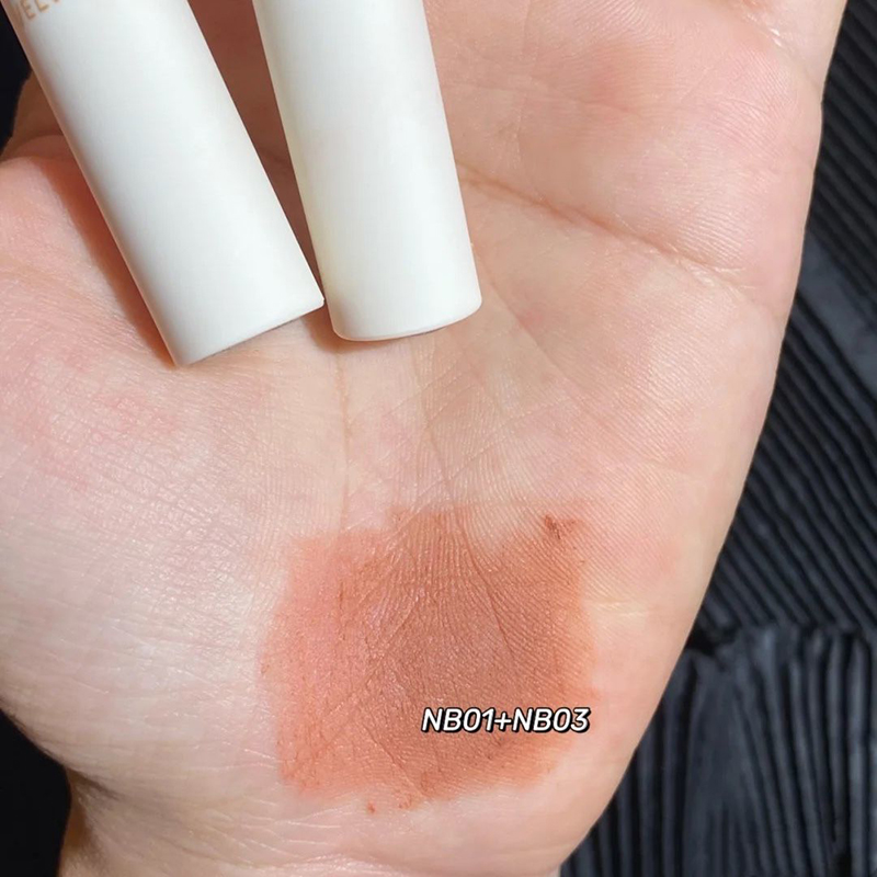 Son Môi Nhung Lì Dưỡng Ẩm Lên Màu Đẹp Cho Nữ