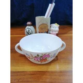 Tách sứ Nhật uống trà.