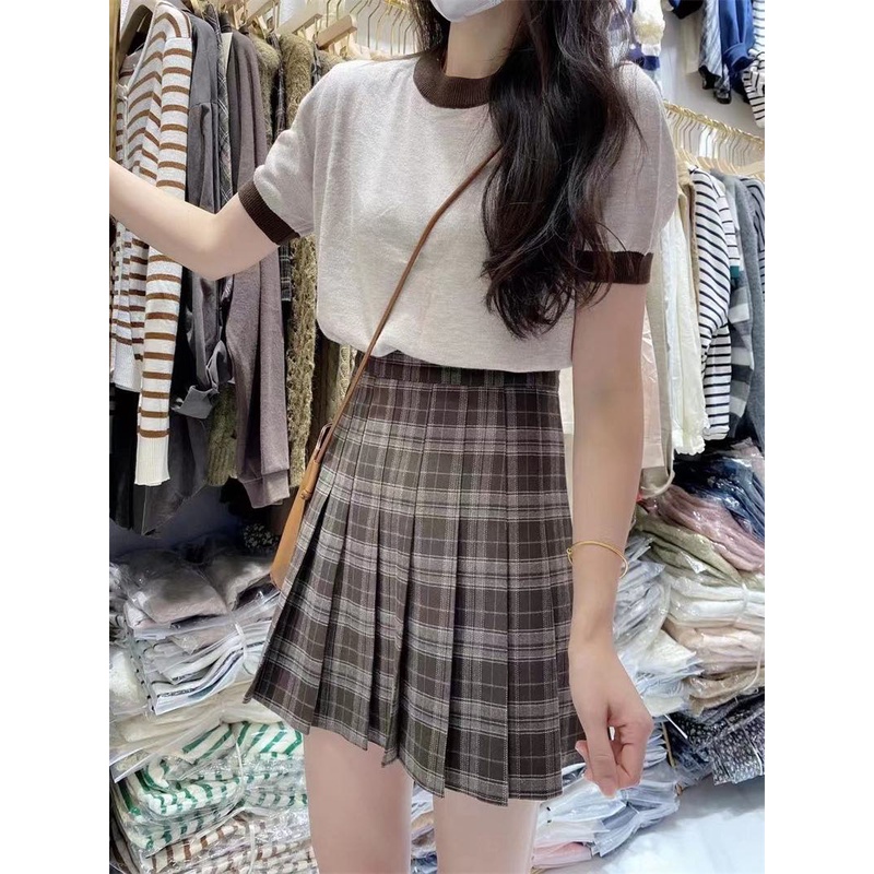 Chân váy caro dáng xòe phong cách ulzzang