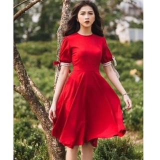 Đầm đỏ dự tiệc tay phối ren cách điệu