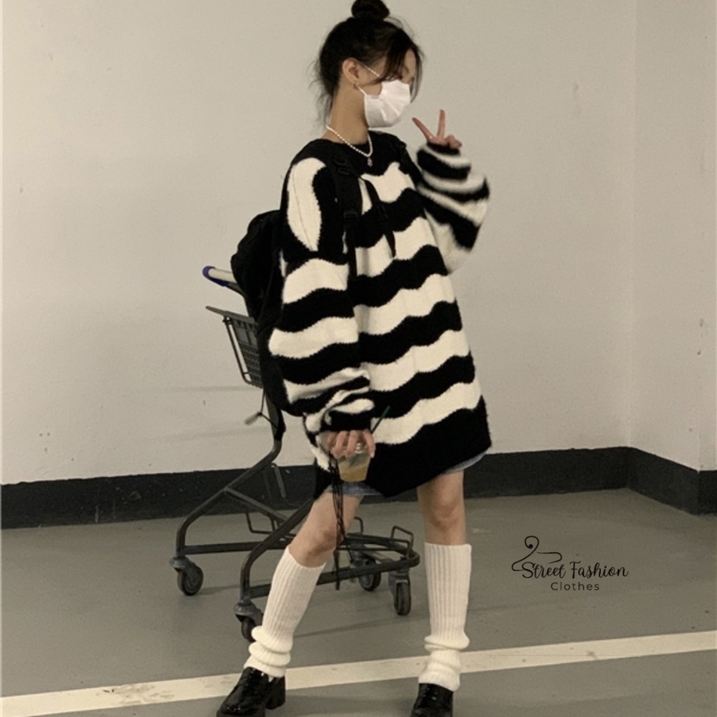 Áo len sweater hoạ tiet kẻ ngang đen trắng cách điệu rách tay phong cách cá tính, trẻ trung, năng động