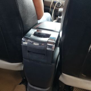 HỘP TỲ TAY XE I10