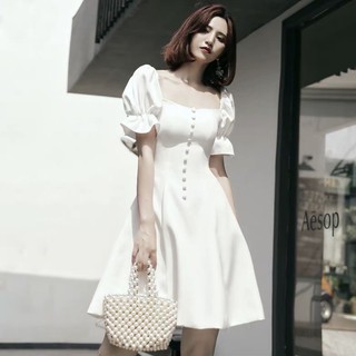 Đầm trắng cổ vuông form ngắn
