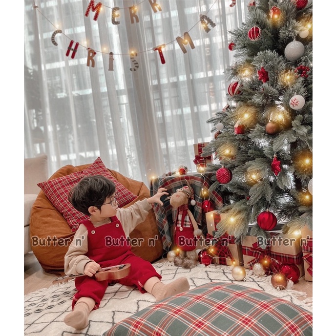 Yếm Jean Đỏ Mềm Mại Cho Bé