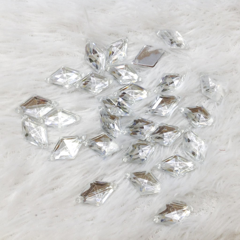 Hạt kết áo hình thoi bạc gương và đen nhựa 3d acrylic size 1.8cm