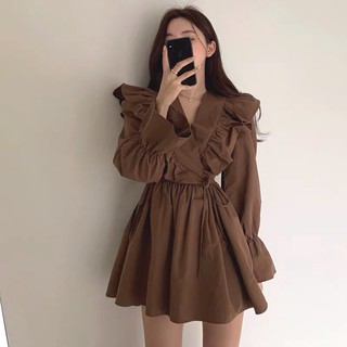 Đầm cổ V viền vai bèo thắt eo