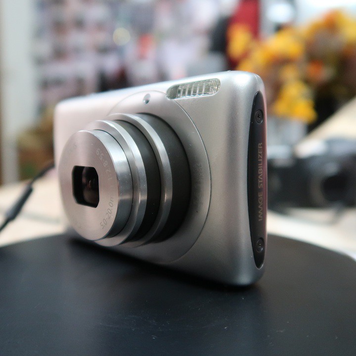 Máy ảnh Canon IXUS 400F quay, chụp tốt