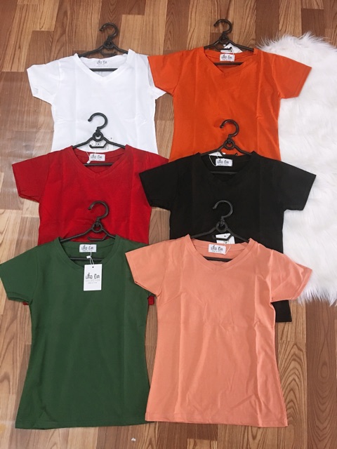 Áo trơn cổ tim thun thái form ôm siêu đẹp chụp thật | BigBuy360 - bigbuy360.vn