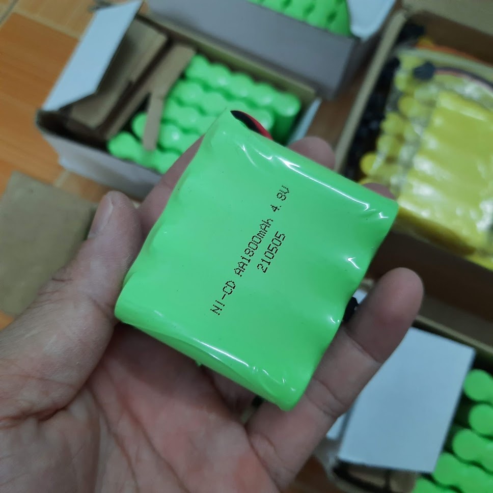 Pin sạc Ni-cd 4.8v 1800mah / 2000mah / 2800mah cho xe mô hình điều khiển từ xa cổng nối SM-2P