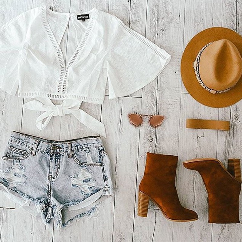 Áo ren ngắn tay cổ tim kiểu dáng độc đáo dành cho nữ