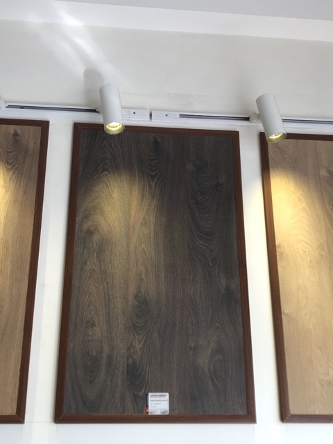 Showroom sàn gỗ công nghiệp cao cấp giá từ 150k/m2