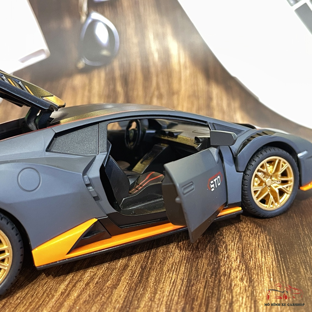 Mô hình xe sắt Lamborghini Huracan STO Tỉ lệ 1:24của hãng JINLIFANG 3 màu