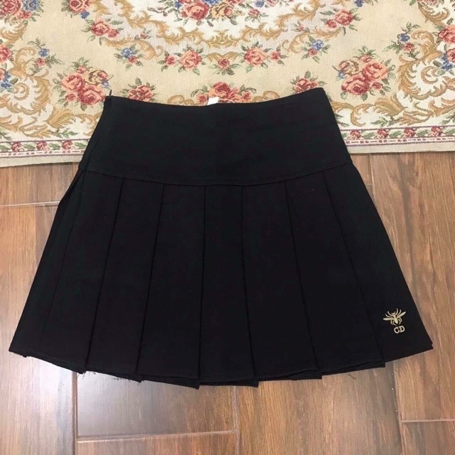 CHÂN VÁY XẾP LY UMI THÊU ONG | BigBuy360 - bigbuy360.vn