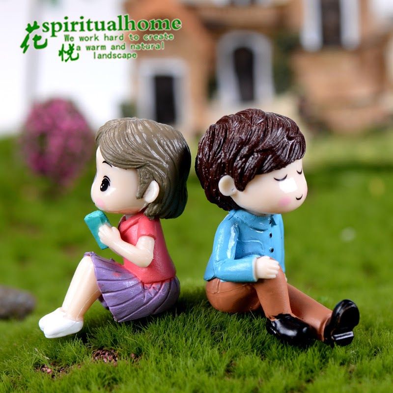 Phụ kiện Cặp đôi sinh viên ngồi đọc sách, trang trí cây cảnh, tiểu cảnh terrarium, làm đồ handmade