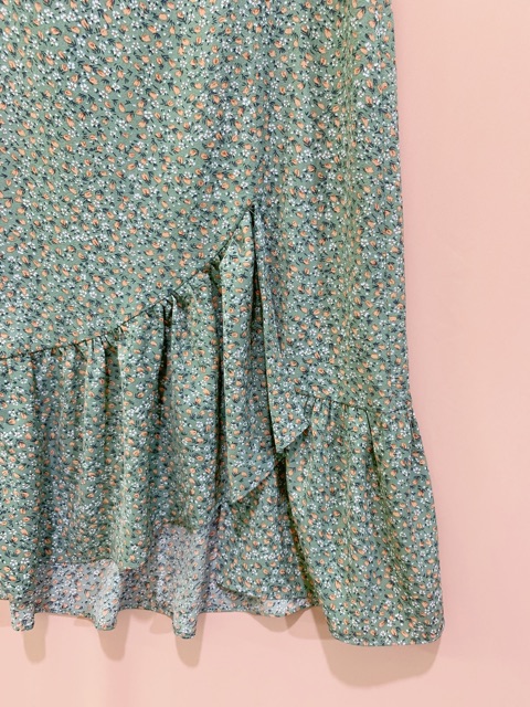 [Mã FAMAYWA giảm 10K đơn 50K] Chân váy hoa nhí vạt chéo | BigBuy360 - bigbuy360.vn