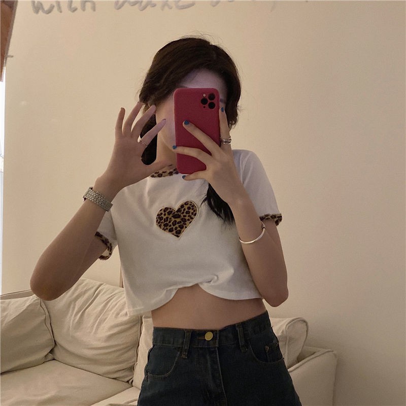 Áo thun nữ ngắn tay họa tiết da báo cổ điển phong cách Hồng Kông mùa hè 2021 cạp cao crop top in