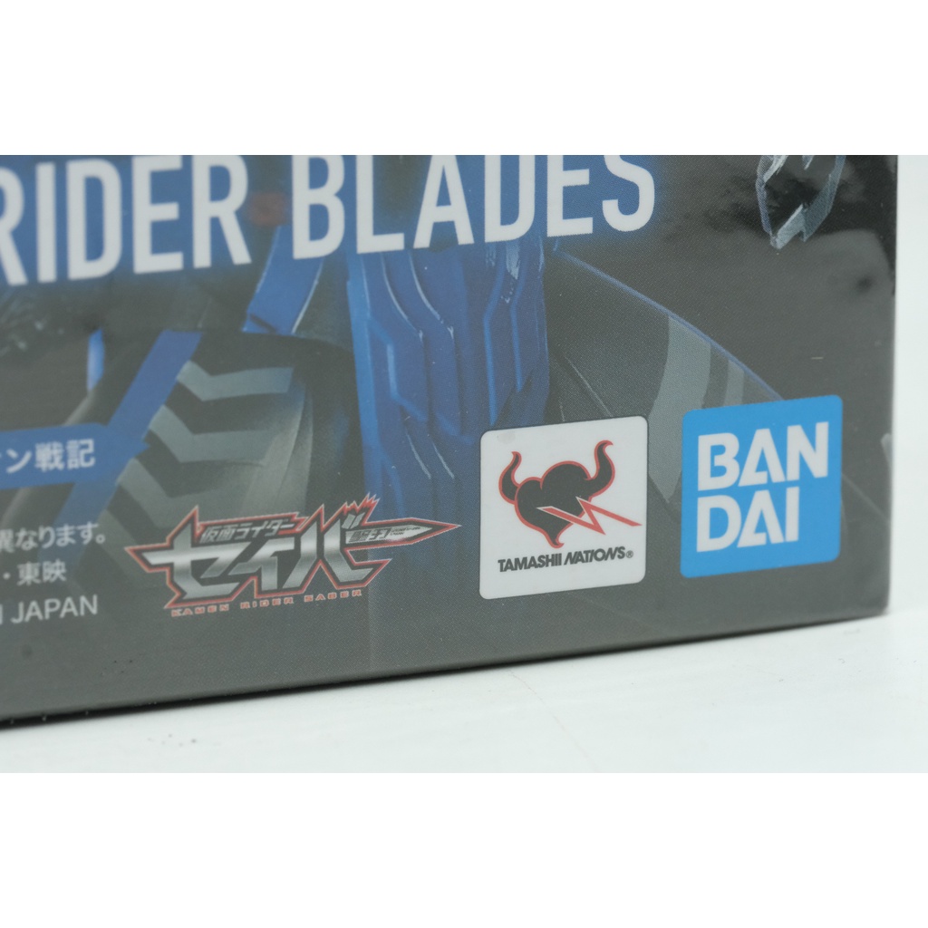 Mô hình SHF Kamen Rider Blades Lion Senki Chính Hãng Bandai Saber S.H.Figuarts Hàng new nguyên seal ảnh thật