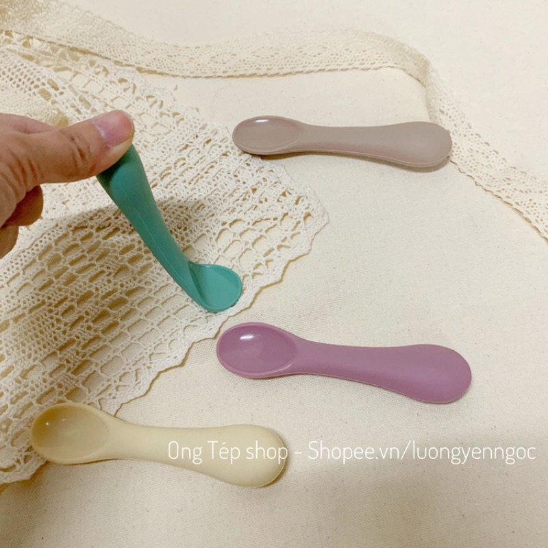 Thìa ăn dặm silicon Bobby Doll cho bé