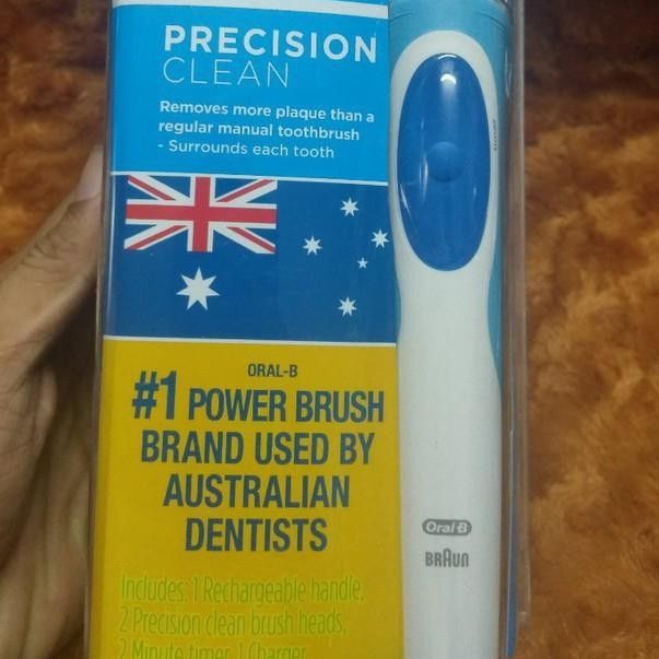 SP Kèn Bill Bàn chải điện Oral B Vitality Pro White Electric Toothbrush tặng kèm 1 đầu bàn chải xách tay Úc(có bill Úc)