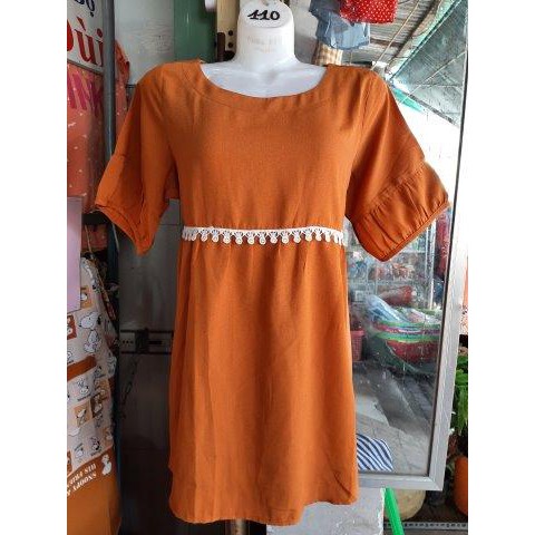 VB. Áo bầu có dây cột