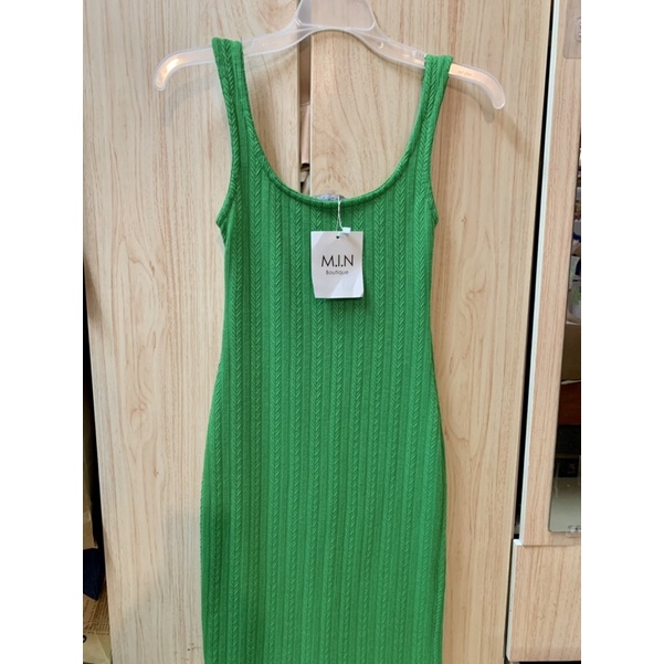 Đầm body ba lỗ dáng dài màu xanh