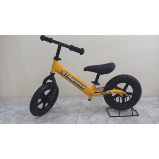 Xe thăng bằng stander màu vàng ,xanh tặng kèm bọc tay+ biển số