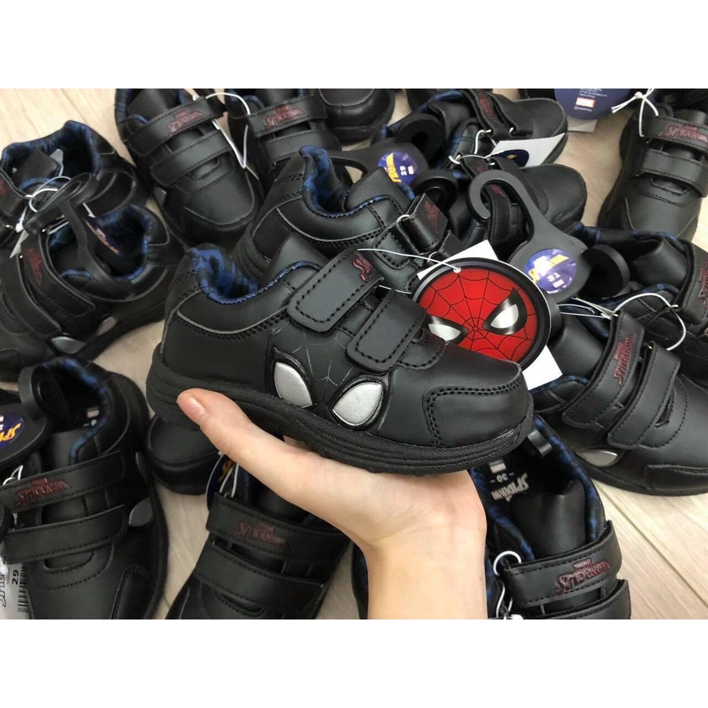 Gìay Spiderman Marvel đen dư xịn