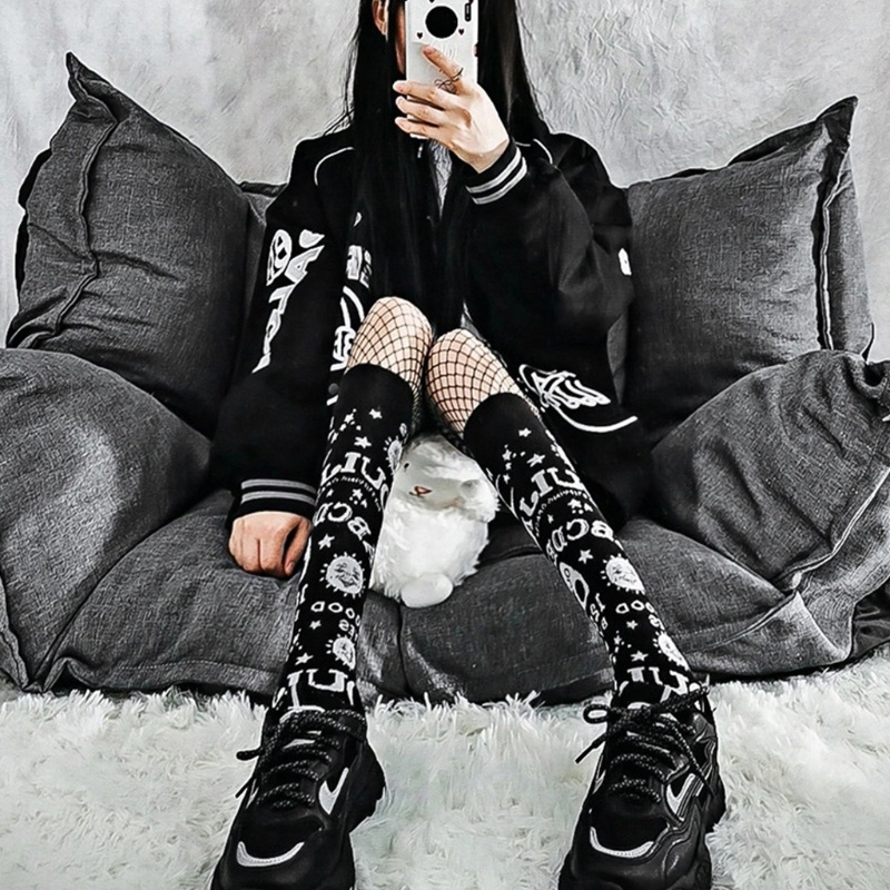 Tất Đen Dài Qua Gối In Họa Tiết Trăng Sao Phong Cách Gothic Punk Harajuku Cho Nữ