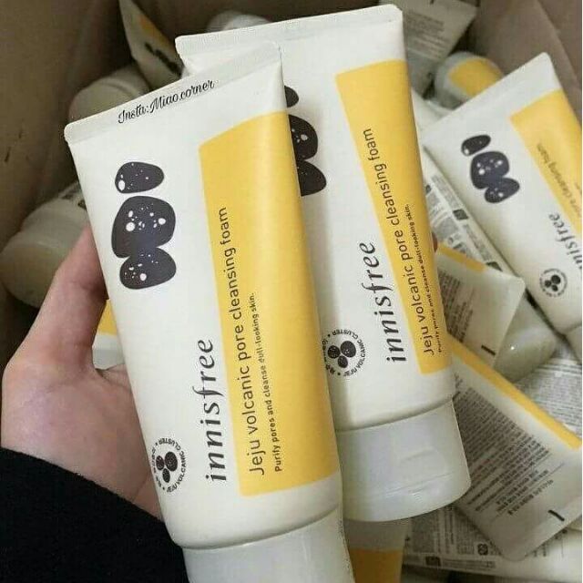 Sữa rửa mặt innisfree  từ tro núi lửa đảo jeju