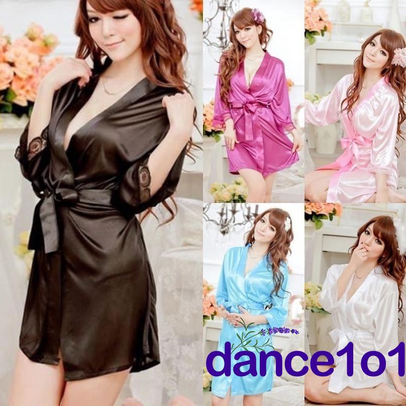 Đầm ngủ vải satin cổ V sâu phong cách gợi cảm