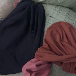 Poly den 2k ,trắng 1k 2 k bo gân