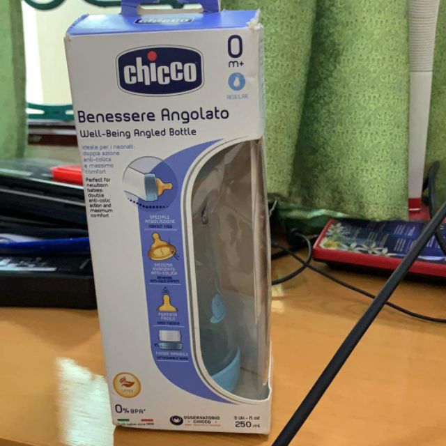 Bình sữa Chicco cổ nghiêng