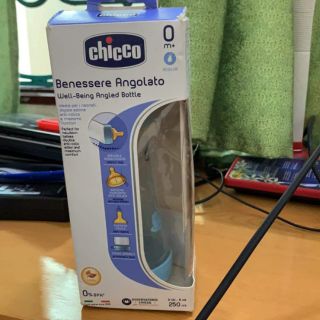 Bình sữa Chicco cổ nghiêng