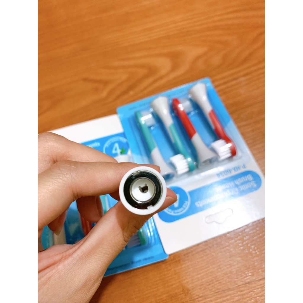 Bộ 4 đầu bàn chải đánh răng điện Oral B- Cho răng nhạy cảm