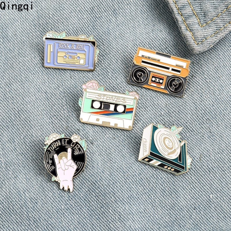 Ghim cài áo MISS ZOE kiểu dáng máy cát sét độc đáo phong cách gothic