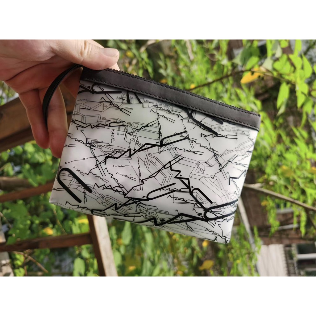 Túi mỹ phẩm không thấm nước Mac graffiti