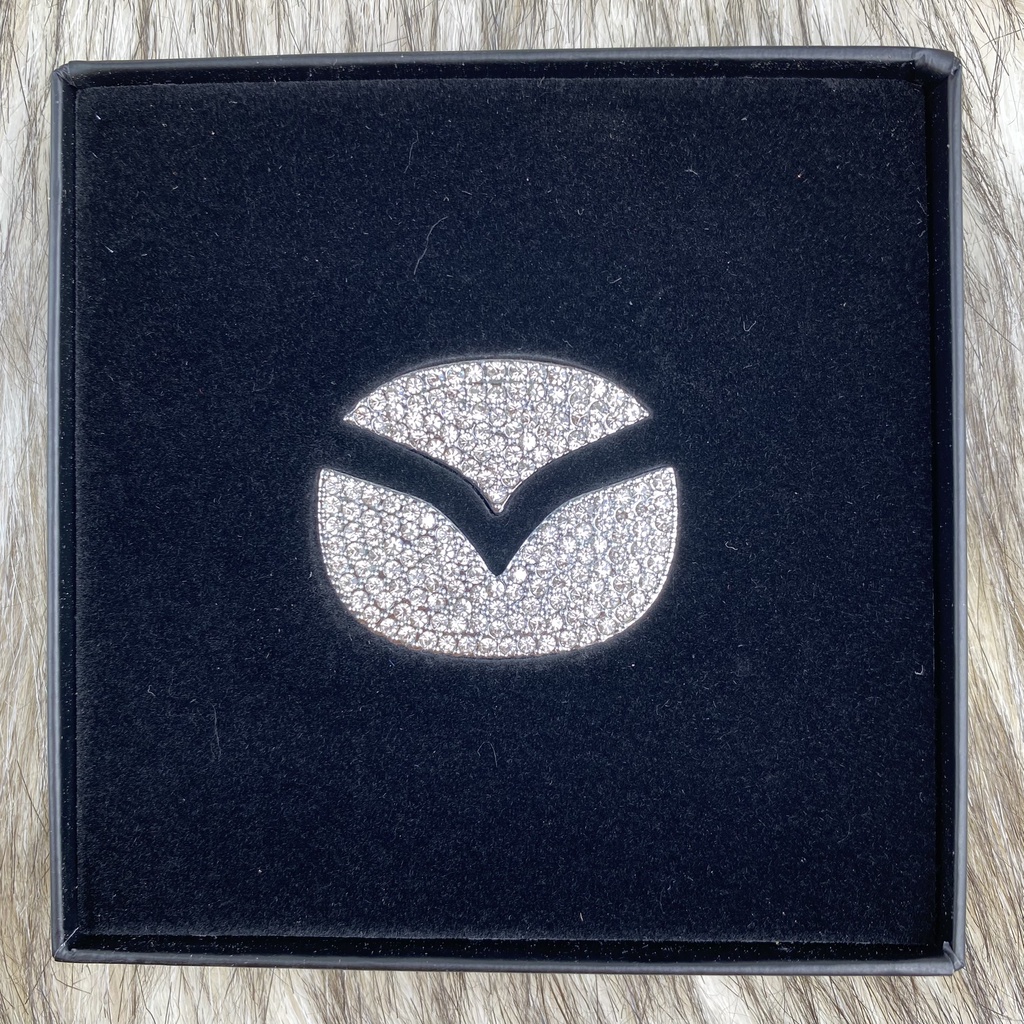 Logo đính đá bọc vô lăng các hãng xe