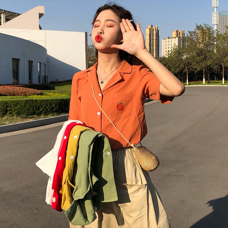 Áo kiểu tay ngắn cổ bẻ thêu hình trái cây cho phái nữ | BigBuy360 - bigbuy360.vn