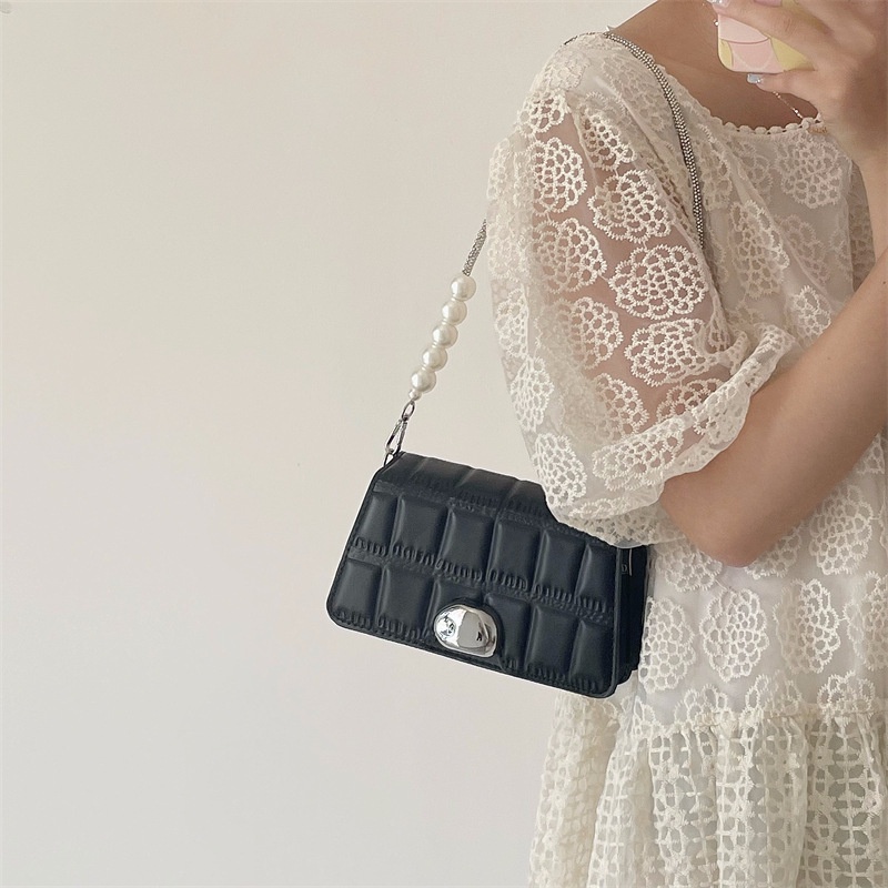 Túi Xách Đeo Vai Đính Đá Phối Dây Xích Ngọc Trai Đơn Giản Xinh Xắn