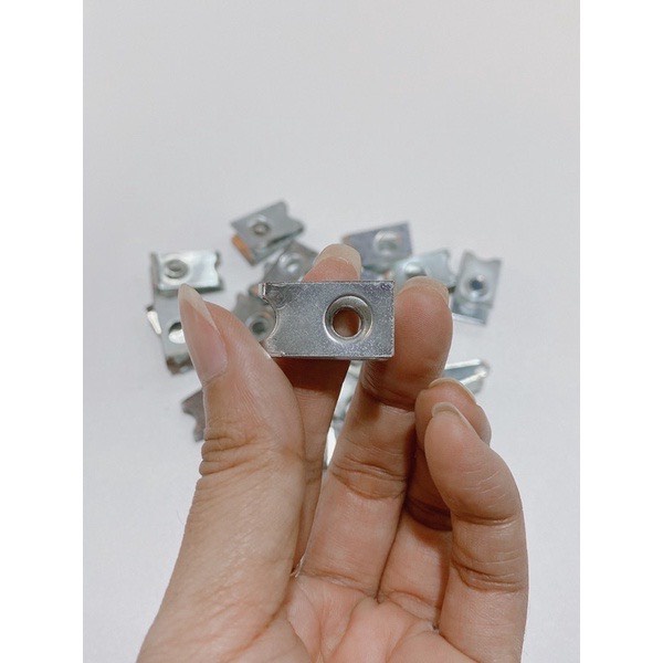 Pát kẹp dài 6 ly răng nhuyễn  gắn cho xe Wave RS, Future Neo