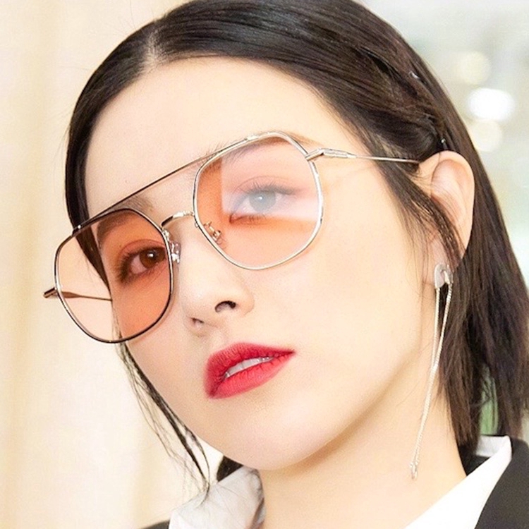 Đôi kính gọng vuông màu Gradient thời trang cho nữ