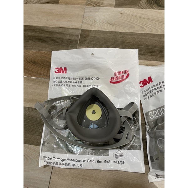 Mặt nạ 3M 3200 + nắp lọc 3700 + tấm lọc 3701 - chống hoá chất sơn và thuốc trừ sâu