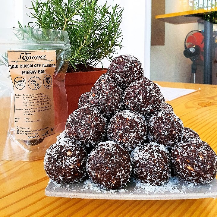 Viên bánh năng lượng Hạnh nhân và Chocolate đen - Raw Almond &amp; Chocolate Energy Ball