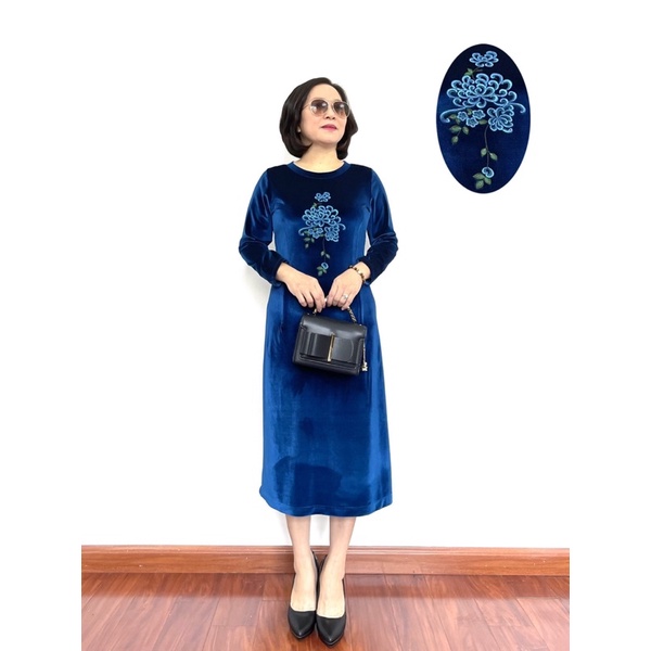 Váy nhung cao cấp họa tiết thêu ngực sang trọng quý phái cho các bà