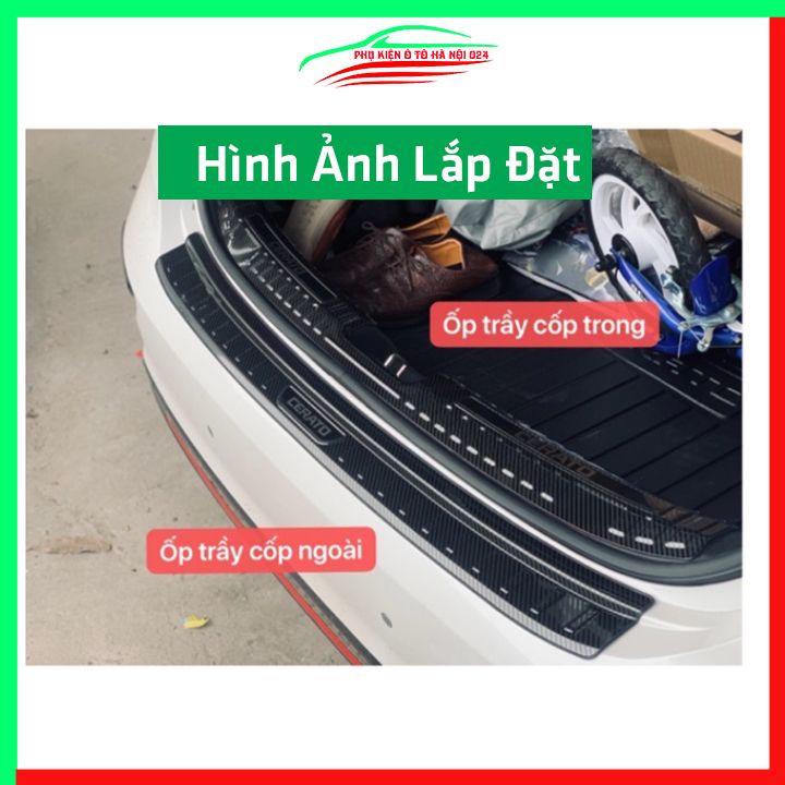 Ốp chống trầy cốp Cerato 2019-2021 cacbon sáng bóng