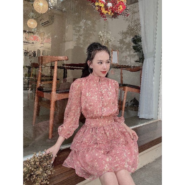 Đầm voan hoa cổ trụ tay dài 3 tầng
